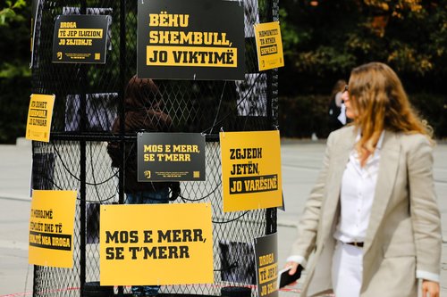 2 komunitet pa varesi